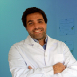 Dr. Miguel Morena, Ondontólogo especialista en implantes dentales y estética dental